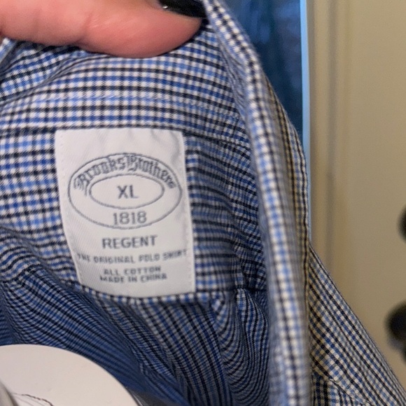 Brooks Brothers Men’s Blue & White button down - Picture 2 of 4
